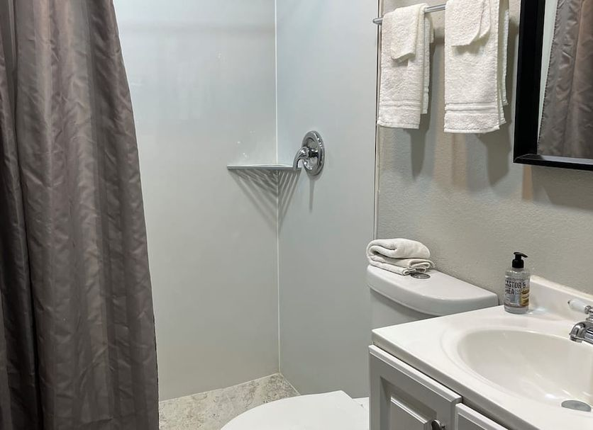 The Standard Queen Room — photo 5